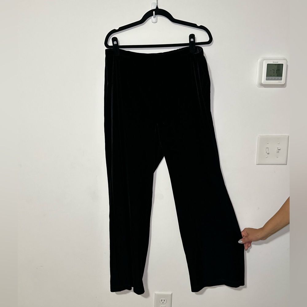 Chico's Travelers Velvet Wide‎ Leg Pants Size 3 US XL Color Black Pull On NWT